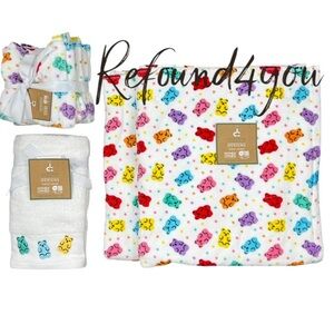 Deborah Connolly  - ‘Gummy Bears’ bath towel set. NWT.